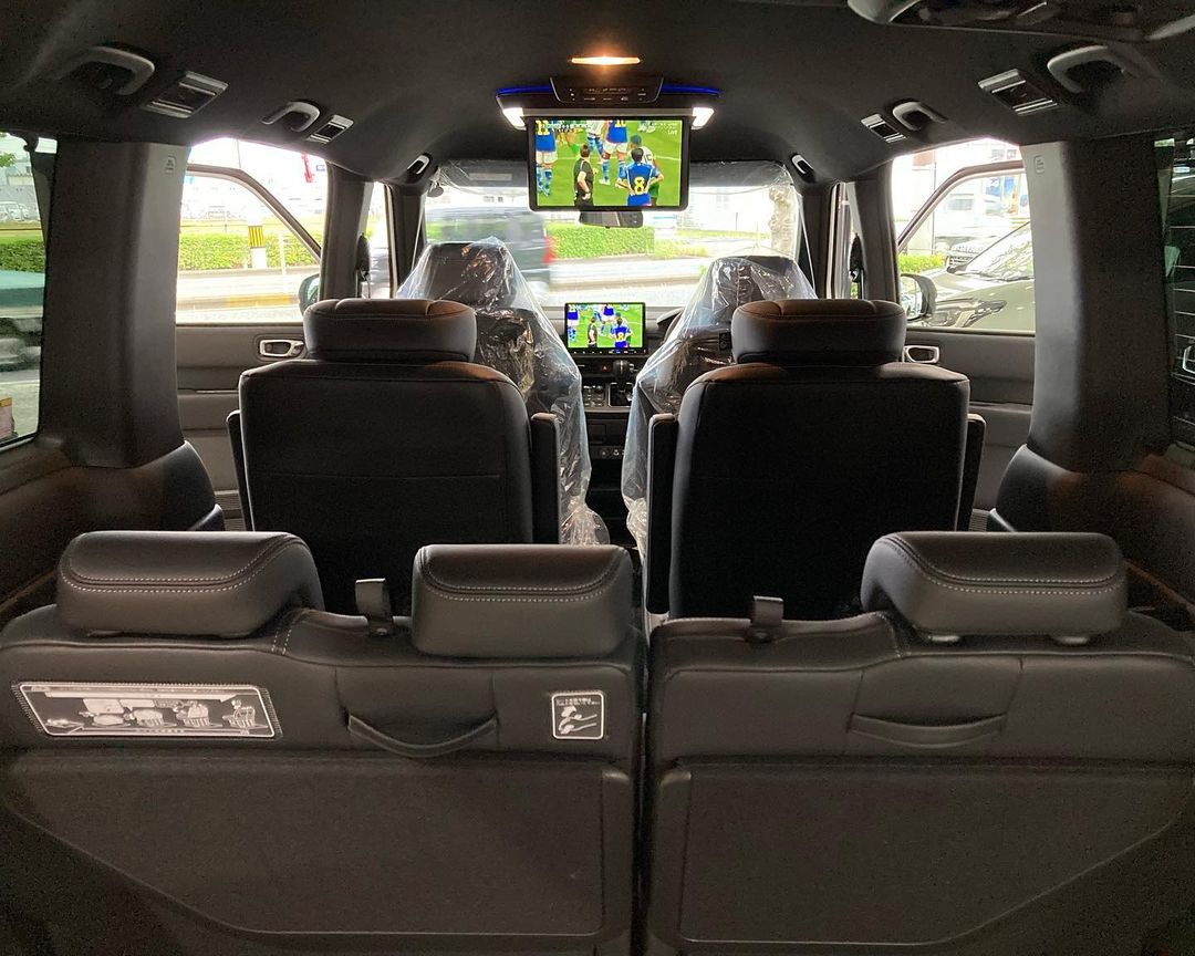 新型ステップワゴン入荷しました🎶