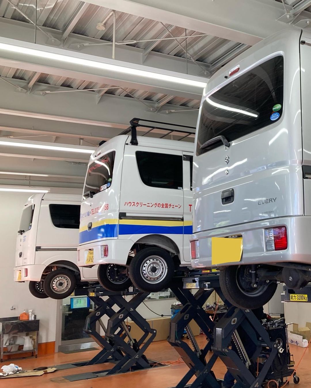 いつも車の紹介ばっかりなので、たまには整備のサービス部門もご紹介🛠