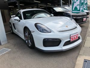 ポルシェ　ケイマン　GT4　入庫しました！