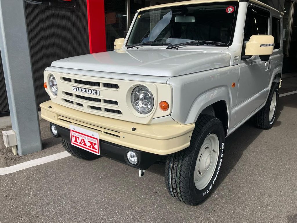 パールホワイトのジムニーでダムド、ザ・ルーツ🤗