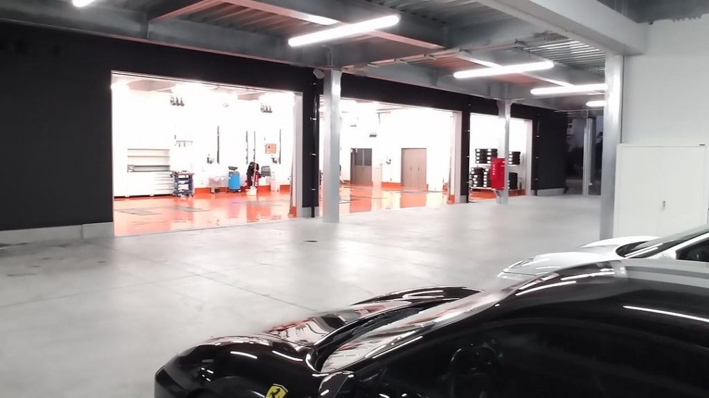 TAX長崎本店。 長崎車輌センターのサービス工場です❗️